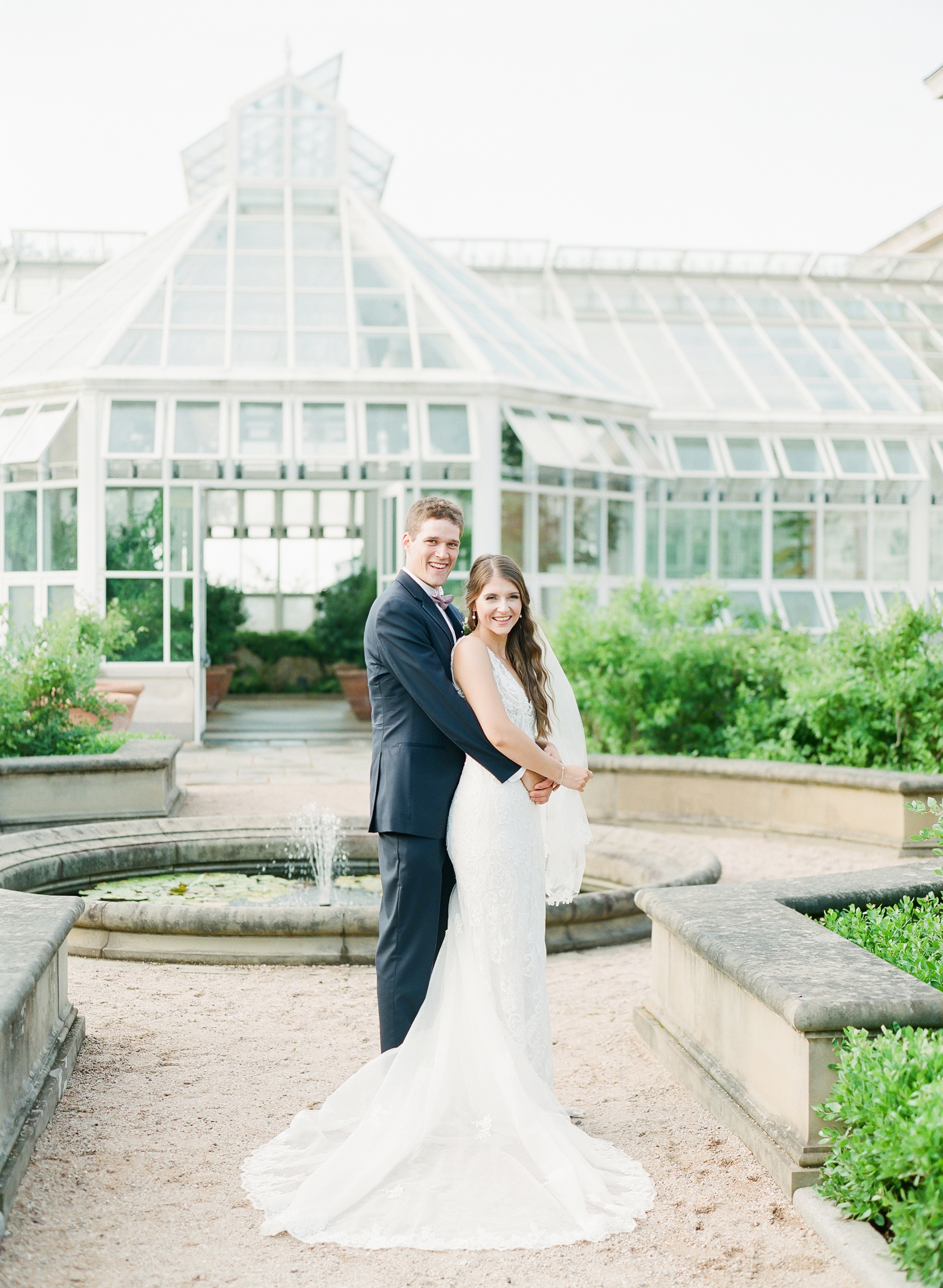 Halifax Wedding Photographer Jacqueline Anne Photography captures Newcombe Farmers Wedding in the Harriet Irving Gardens