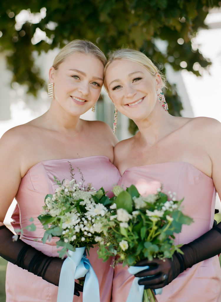 Bridesmaids captured by Halifax Wedding Photographer, Jacqueline Anne Photography in Nova Scotia.
